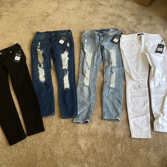 True Religion Jeans - Picture 1 of 3